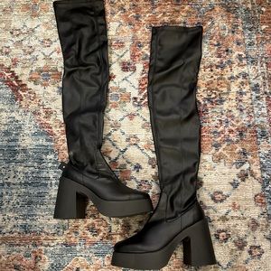 Knee High Boots NWT- size 40